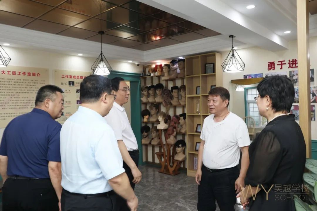 濮阳市副市長(cháng)孙永振一行领导来吴越學(xué)校调研指导工作